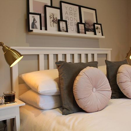 No4 Chapel Row Bed & Breakfast เบคเวลล์ ภายนอก รูปภาพ