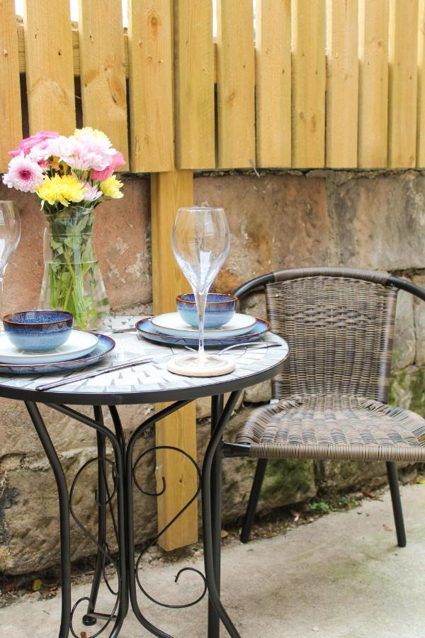No4 Chapel Row Bed & Breakfast เบคเวลล์ ภายนอก รูปภาพ