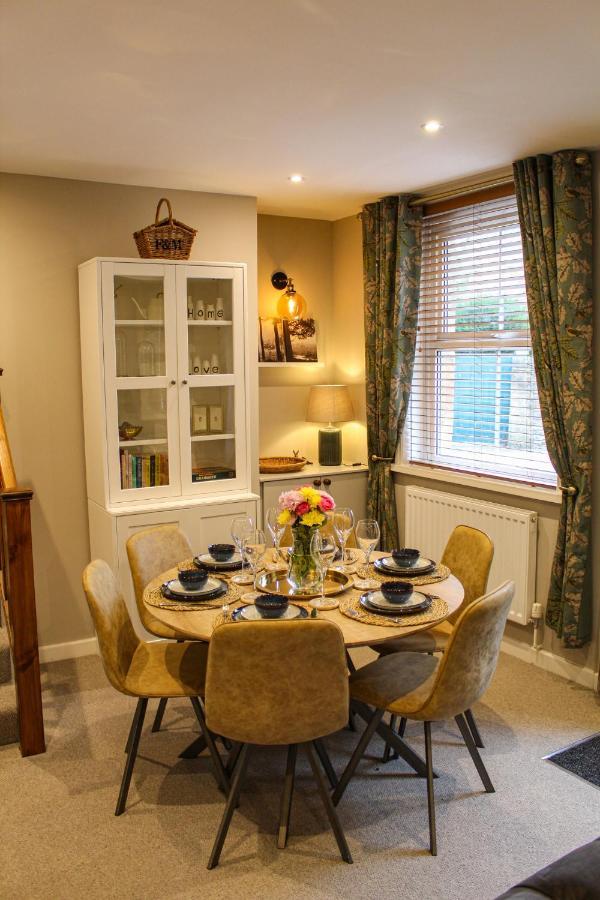 No4 Chapel Row Bed & Breakfast เบคเวลล์ ภายนอก รูปภาพ